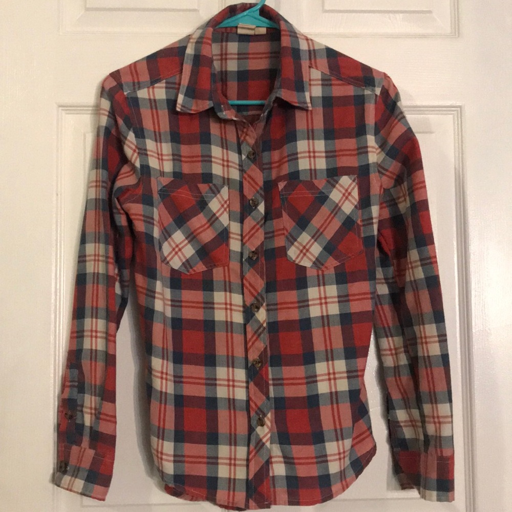 ⭐️ 3 for 10⭐️ Well worn plaid button down top
